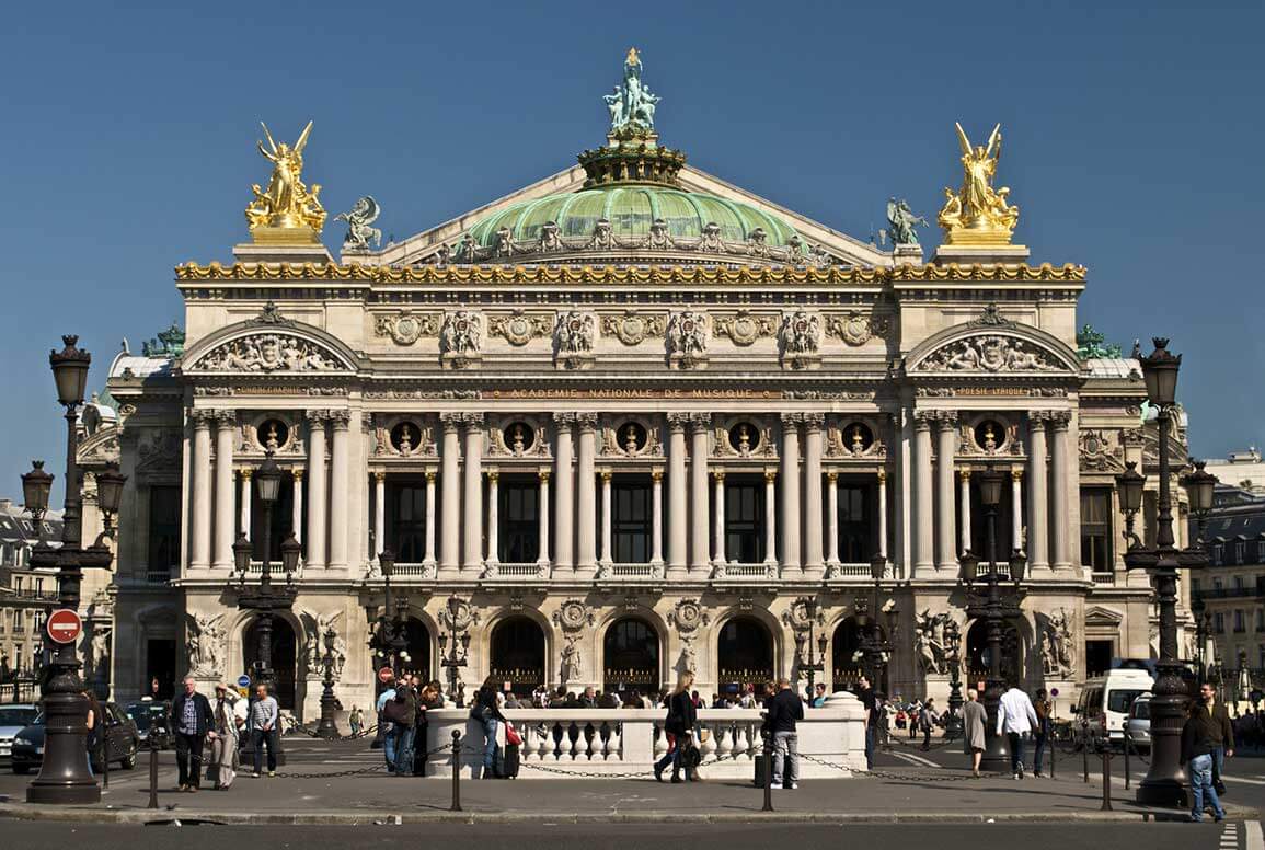 Paris_Opera_full_frontal_architecture,_May_2009R